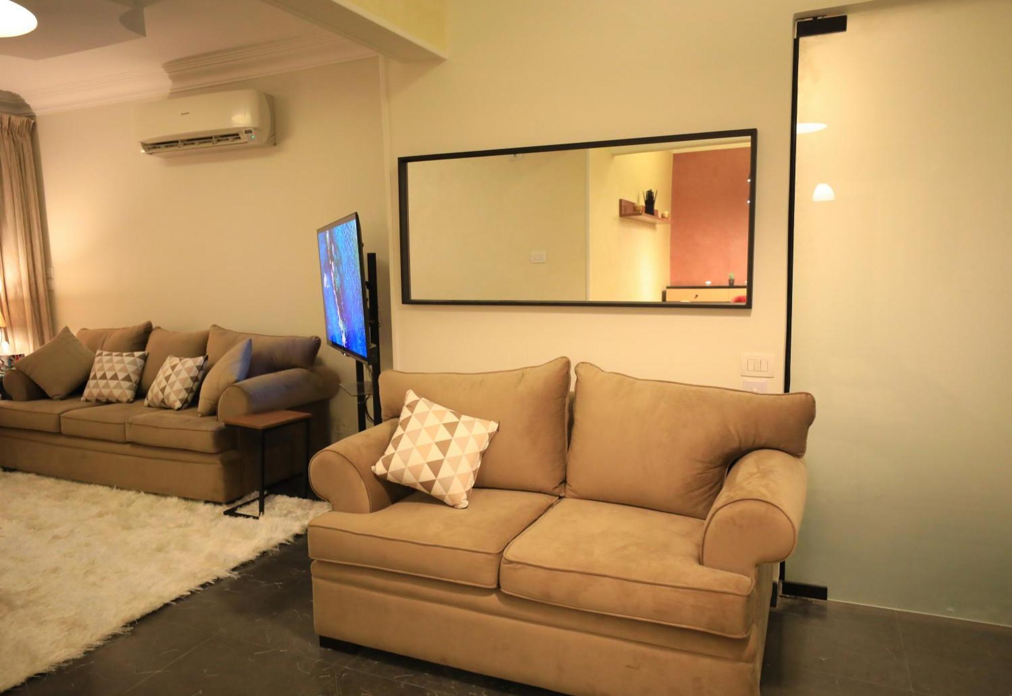 Chill Out, An Atmosphere Of Sophistication Awaits Apartment *